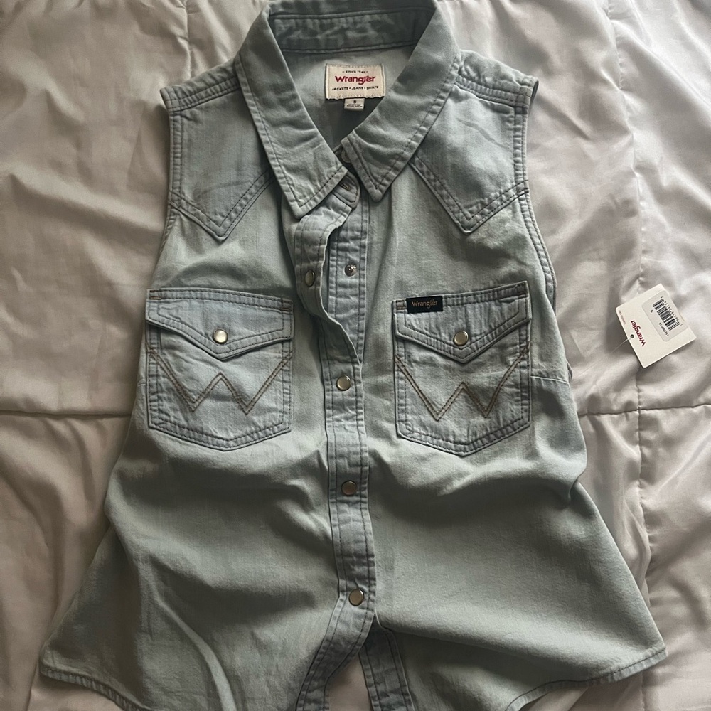 NEW WITH TAGS WRANGLER DENIM VEST TIE TOP size small